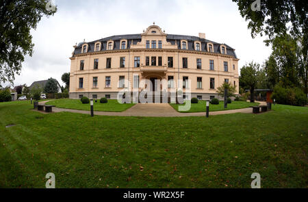 Nauen Ot Ribbeck, Deutschland. 09 Sep, 2019. Das Schloss in Ribbeck im Havelland. Credit: Soeren Stache/dpa-Zentralbild/ZB/dpa/Alamy leben Nachrichten Stockfoto