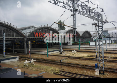 Wroclaw, Polen. 07 Sep, 2019. Eine allgemeine Ansicht der Breslauer Bahnhof. Breslau ist die viertgrößte Stadt in Polen und die grösste Stadt in der Region von Schlesien. Breslau Breslau oder in deutscher Sprache verbrachte mehr als 200 Jahre unter deutscher Herrschaft, aber nach dem Zweiten Weltkrieg der Region unter polnische Behörde durch das Potsdamer Abkommen unter territorialen Veränderungen von der Sowjetunion gefordert wurde. Credit: SOPA Images Limited/Alamy leben Nachrichten Stockfoto