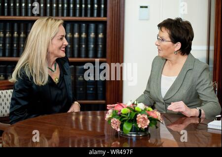 Sharon Stone Besuche polnische Parlament am 22. Oktober auf dem Weltgipfel von Friedensnobelpreisträgern. 13 Weltgipfel von Friedensnobelpreisträgern ist Ta Stockfoto