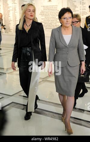 Sharon Stone Besuche polnische Parlament am 22. Oktober auf dem Weltgipfel von Friedensnobelpreisträgern. 13 Weltgipfel von Friedensnobelpreisträgern ist Ta Stockfoto