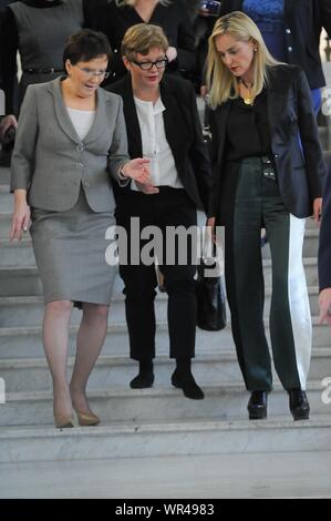 Sharon Stone Besuche polnische Parlament am 22. Oktober auf dem Weltgipfel von Friedensnobelpreisträgern. 13 Weltgipfel von Friedensnobelpreisträgern ist Ta Stockfoto