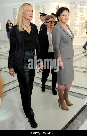 Sharon Stone Besuche polnische Parlament am 22. Oktober auf dem Weltgipfel von Friedensnobelpreisträgern. 13 Weltgipfel von Friedensnobelpreisträgern ist Ta Stockfoto