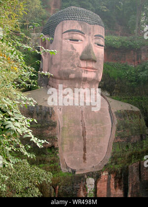 Sichuan, Sichuan, China. 10 Sep, 2019. Â¼Å SichuanÃ ¯' CHINA - Leshan Giant Buddha, auch als lingyun Buddha bekannt ist, befindet sich auf dem östlichen Ufer des Flusses Minjiang in Leshan, Provinz Sichuan. Leshan Buddha wurde im ersten Jahr der Tang Dynastie Kaiyuan (713), Zhenyuan neunzehn Jahre abgeschlossen (803), etwa 90 Jahre. Es ist Teil des Kultur- und Naturerbes der Welt, dem Mount Emei - Leshan Buddha. Credit: SIPA Asien/ZUMA Draht/Alamy leben Nachrichten Stockfoto