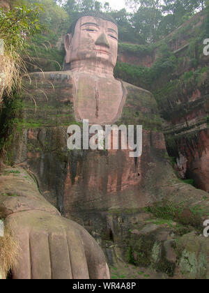 Sichuan, Sichuan, China. 10 Sep, 2019. Â¼Å SichuanÃ ¯' CHINA - Leshan Giant Buddha, auch als lingyun Buddha bekannt ist, befindet sich auf dem östlichen Ufer des Flusses Minjiang in Leshan, Provinz Sichuan. Leshan Buddha wurde im ersten Jahr der Tang Dynastie Kaiyuan (713), Zhenyuan neunzehn Jahre abgeschlossen (803), etwa 90 Jahre. Es ist Teil des Kultur- und Naturerbes der Welt, dem Mount Emei - Leshan Buddha. Credit: SIPA Asien/ZUMA Draht/Alamy leben Nachrichten Stockfoto