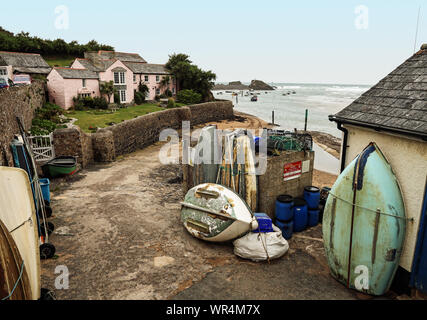 Ein Haus am Strand von Bude an der Nordküste von Cornwall Atlantikküste, einem Erholungsort beliebt bei Surfern und Wanderer. Stockfoto