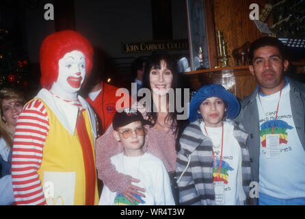 Beverly Hills, Kalifornien, USA, 4. Dezember 1994 Sängerin/Schauspielerin Cher besucht "Happy Harley Days/Freude am Rodeo' Parade am 4. Dezember in Beverly Hills, Kalifornien, USA 1994. Foto von Barry King/Alamy Stock Foto Stockfoto