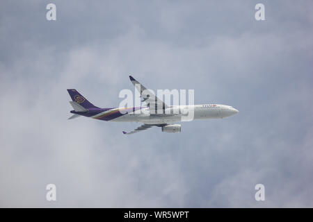 Chiangmai, Thailand - 29. August 2019: HS-TEU-Airbus A330-300 von Thaiairway. Von Chiangmai Flughafen in Bangkok. Stockfoto