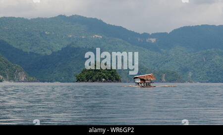 Schwimmende angeln Plattform, Depapre, Papua, Indonesien Stockfoto