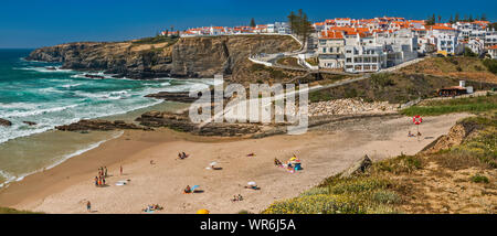 Praia da Zambujeira do Mar, Atlantik Strand im Dorf Zambujeira Mar, Costa Vicentina, Distrikt Beja, Alentejo Litoral Portugal Stockfoto