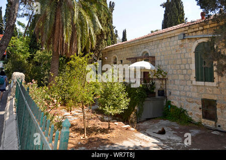 Fassade eines Hauses in der Emek Refaim Straße (die Deutsche Kolonie) Jerusalem, Israel. Dieses Viertel wurde in der zweiten Hälfte des 19. Cen gegründet Stockfoto