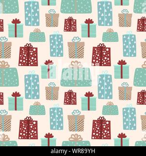 Von der Hand in den Vector Abbildung: Multi gezeichnet - Farbige Geschenke auf einem beigen Hintergrund. Nahtlose Muster für Weihnachten und das neue Jahr. Stock Vektor