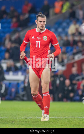 Cardiff, Großbritannien. 09 Sep, 2019. Cardiff - UK - 9. September: Wales v Belarus Freundschaftsspiel in Cardiff City Stadium. Gareth Bale von Wales passt seine Shorts in der zweiten Hälfte. Redaktionelle Verwendung nur Credit: Phil Rees/Alamy leben Nachrichten Stockfoto