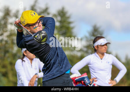 Gleneagles, Großbritannien. 10. September 2019. In der Dienstag Morgen Viererspiele über die Könige Kurs bei Gleneagles, Perthshire, UK, HANNAH DARLING von Midlothian Schottland gespielt ANNABELL FULLER, aus England, studiert jetzt in Roehampton, USA spielte gegen SADIE ENGLEMANN, aus Austin, Texas, USA und LUCY LI von Stanford, Kalifornien, USA mit Darling/Fuller gewinnen 4. und 3. Bild von Hannah Darling. Credit: Findlay/Alamy Nachrichten Stockfoto