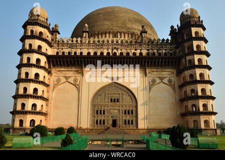 Indien, Karnataka, Bijapur, Gol Gumbaz, das Mausoleum von Sultan von Bijapur. Stockfoto