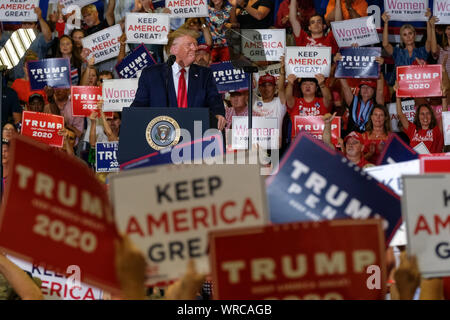 Fayetteville, North Carolina, USA. 9 Sep, 2019. Präsident Donald J. Trumpf spricht auf eine maga Rallye in Fayetteville, North Carolina. Credit: Preston Ehrler/ZUMA Draht/Alamy leben Nachrichten Stockfoto