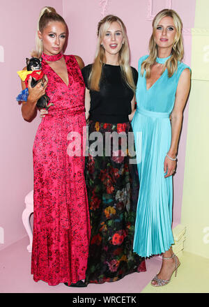 MANHATTAN, NEW YORK CITY, NEW YORK, USA - SEPTEMBER 09: Paris Hilton, Tessa Grafin von Walderdorff Hilton und Nicky Hilton Rothschild an Alice + Olivia von Stacey Bendet während der New York Fashion Week: Die Shows am ROOT-Studios am September 9, 2019 in Manhattan, New York City, New York, United States. (Foto von Xavier Collin/Image Press Agency) Stockfoto