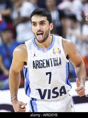 Dongguan, Guangdong Provinz Chinas. 10 Sep, 2019. Facundo Campazzo von Argentinien reagiert während der viertelfinale zwischen Argentinien und Serbien an der 2019 FIBA-Weltmeisterschaft in Dongguan, Provinz Guangdong im Süden Chinas, Sept. 10, 2019. Credit: Xue Yubin/Xinhua/Alamy leben Nachrichten Stockfoto