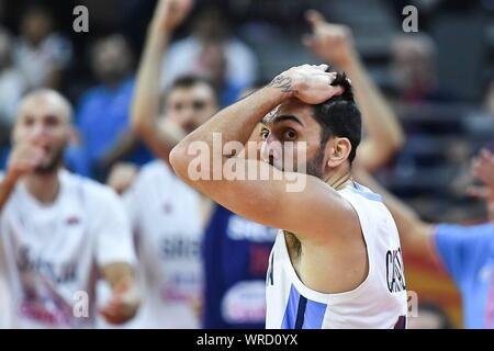 Dongguan, Guangdong Provinz Chinas. 10 Sep, 2019. Facundo Campazzo von Argentinien reagiert während der viertelfinale zwischen Argentinien und Serbien an der 2019 FIBA-Weltmeisterschaft in Dongguan, Provinz Guangdong im Süden Chinas, Sept. 10, 2019. Credit: Xue Yubin/Xinhua/Alamy leben Nachrichten Stockfoto