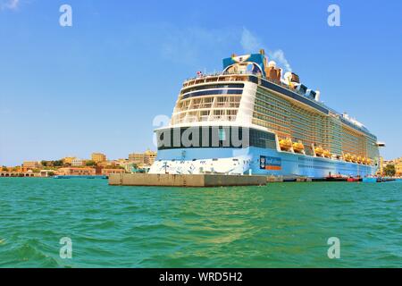 Die Royal Caribbean Hymne der Meere Kreuzfahrt Schiff angedockt in San Juan, Puerto Rico. Stockfoto