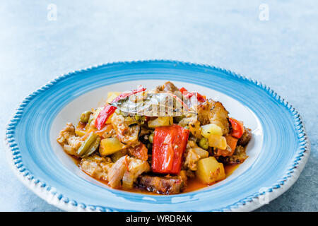 Türkischen Kebap Orman Kebabi/Kebab mit Cubed Fleisch und Gemüse Eintopf. Traditionelle Speisen. Stockfoto