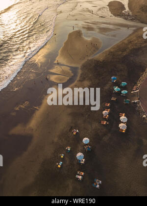 Sonnenuntergang an der Küste, Luftaufnahme Stockfoto