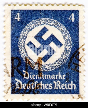 Deutschland - ca. 1937: eine Briefmarke in Deutschland mit Hakenkreuz gedruckt, ca. 1937 Stockfoto
