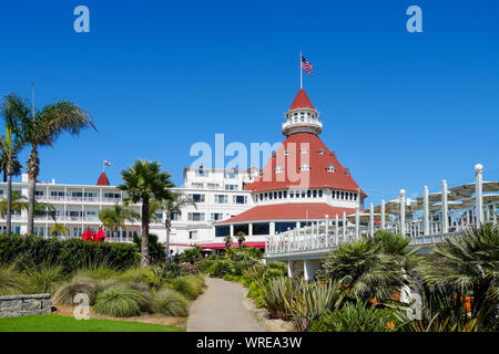 Hotel del Coronado, auch als Die Del und Hotel Del historische Hotel am Strand, in der Stadt von Coronado bekannt, auf der anderen Seite der San Diego Bay von San Sterben Stockfoto