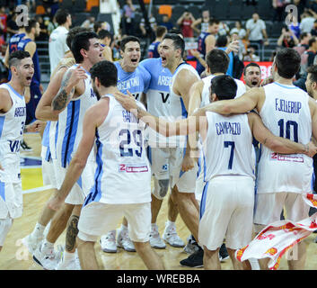 Argentinien feiern ihren Pass zu den Halbfinalen des FIBA-Basketball-WM China 2019, nach der Niederlage der Favorit Serbien Stockfoto