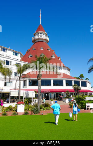 Hotel del Coronado, auch als Die Del und Hotel Del historische Hotel am Strand, in der Stadt von Coronado bekannt, auf der anderen Seite der San Diego Bay von San Sterben Stockfoto