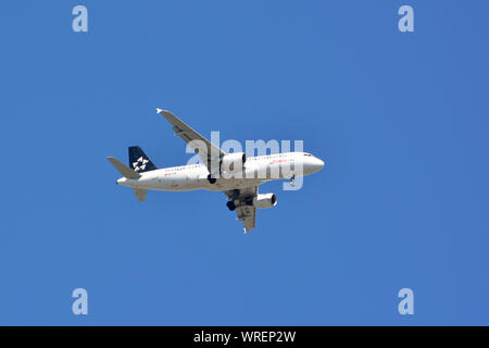 Swiss - Star Alliance Lackierung (ist der Flaggenträger der Schweiz), Airbus A320-214 Flugzeug Stockfoto