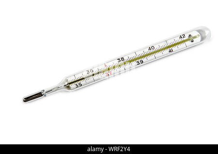 Medizinische Quecksilber Thermometer, auf weißem Hintergrund mit Freistellungspfad isoliert. Normale Gesundheit Temperatur 36,6 Stockfoto