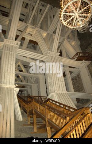 Holztreppe und Support Struktur in Krakau Salzbergwerk Stockfoto