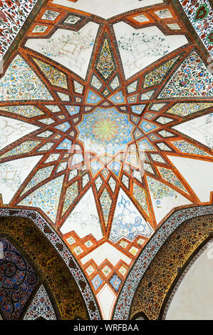 Fin Garten, Kushak Pavillon, Detail der Decke, Kashan, Isfahan Provinz, Islamische Republik Iran Stockfoto