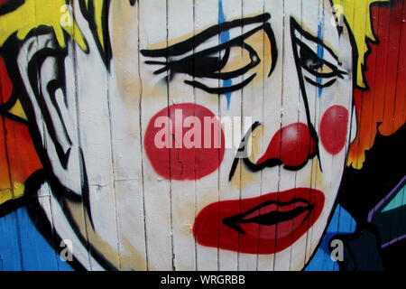 Brick Lane, London, Großbritannien - 10 September 2019: Boris Johnson dargestellt als Clown durch Graffiti Künstler in East London Stockfoto