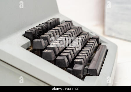 Tastatur einer alten mechanischen Schreibmaschine, close-up. Stockfoto