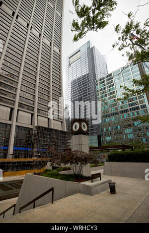 Chase Tower Plaza oder Exelon Plaza mit ersten Nationalen clock Chicago Illinois USA Stockfoto