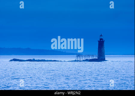 Ram Island Ledge Leuchtturm auf einem n frühen Blau morgen, Portland, Maine, USA Stockfoto