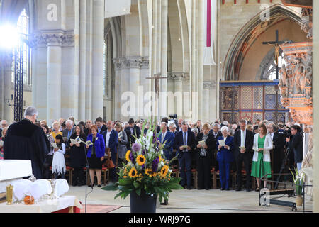 Magdeburg, Deutschland. 07 Sep, 2019. Gläubige feiern einen Service im Magdeburger Dom für die Einweihung von Friedrich Kramer als Bischof der Evangelischen Kirche in Mitteldeutschland. Credit: Peter Gercke/dpa-Zentralbild/dpa/Alamy leben Nachrichten Stockfoto