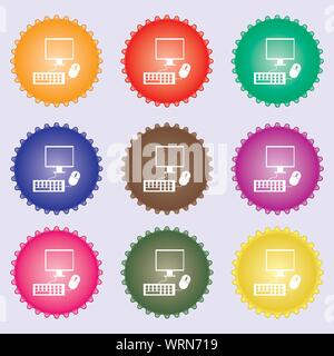 Computer-Breitbild-Monitor, Tastatur, Maus-Schild-Symbol. Eine Reihe von neun verschiedenen farbigen Etiketten. Vektor Stock Vektor