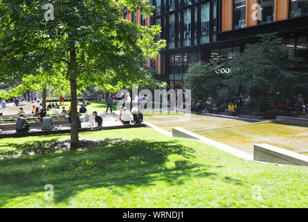 Google Büros auf Pancras Quadrat in Kings Cross, im Herbst Sonnenschein, im Norden von London, Großbritannien Stockfoto