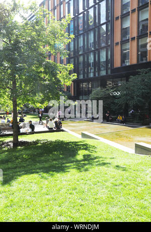 Google Büros auf Pancras Quadrat in Kings Cross, im Herbst Sonnenschein, im Norden von London, Großbritannien Stockfoto