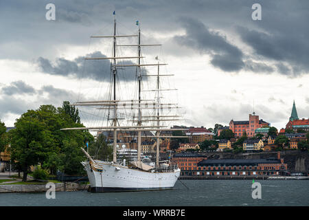 Stockholm, Schweden. September 2019. Ein altes Segelschiff auf einem Pier in Stockholm verankert Stockfoto