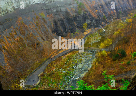 Taughannock River Valley im Herbst - Oktober 26, 2012 Stockfoto