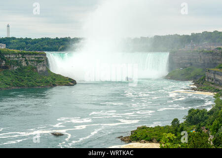 Die Niagara Fälle von der kanadischen Seite Ontario Stockfoto