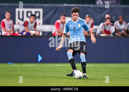 St. Louis, Missouri, USA. 10 Sep, 2019. Uruguay Verteidiger Jose Gimenez (2) passt den Ball im letzten Spiel vor der Concacaf Nationen Liga wie der USA Männer Nationalmannschaft Uruguay am Busch Stadium in St. Louis City, MO Ulreich/CSM/Alamy Leben Nachrichten gehostet Stockfoto