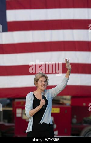 Austin, Texas, USA. 10 Sep, 2019. Demokratische Präsidentschaftskandidaten sen Elizabeth Warren, (D-Mass) Rallyes Texaner mit einem Rathaus auf Lady Bird Lake zwei Tage vor dem 10-Kandidat Houston Debatte. Warren, einer der Favoriten über ein Jahr vor der Wahl, sprachen von Politiken zur Unterstützung der amerikanischen Mittelschicht wieder aufzubauen. Credit: Bob Daemmrich/ZUMA Draht/Alamy leben Nachrichten Stockfoto