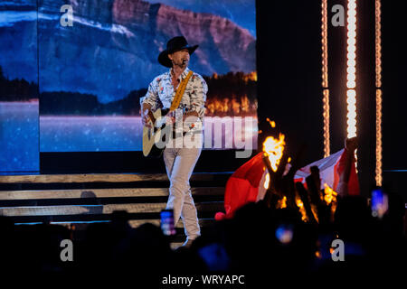 Calgary, Kanada. 08 Sep, 2019. Paul Brandt führt live auf der Bühne des Canadian Country Music Association Awards in Calgary. Credit: SOPA Images Limited/Alamy leben Nachrichten Stockfoto