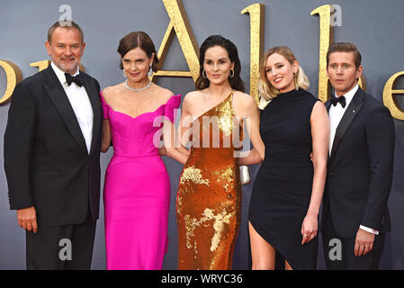 London, Großbritannien. 09 Sep, 2019. Hugh Bonneville, Elizabeth McGovern, Michelle Dockery, Laura Carmichael und Allen Leech nehmen an der Downton Abtei Weltpremiere auf der Cineworld Leicester Square in London. Credit: SOPA Images Limited/Alamy leben Nachrichten Stockfoto