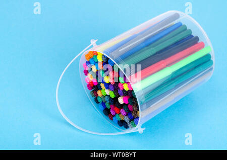 Viele farbige Markierungen, die in der Packung. Studio Foto Stockfoto