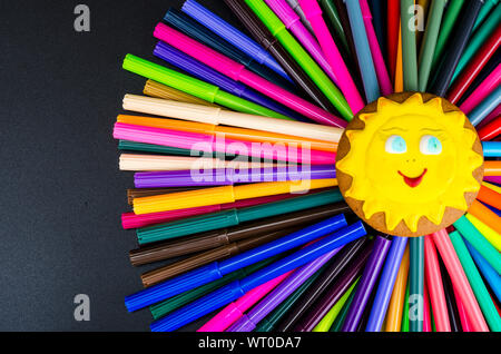 Abstraktion Sonne von Markierungen, Schule Konzept. Studio Foto Stockfoto